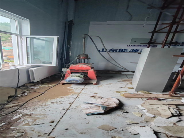 塔河地基基础下沉墙体裂缝加固注浆顶升施工